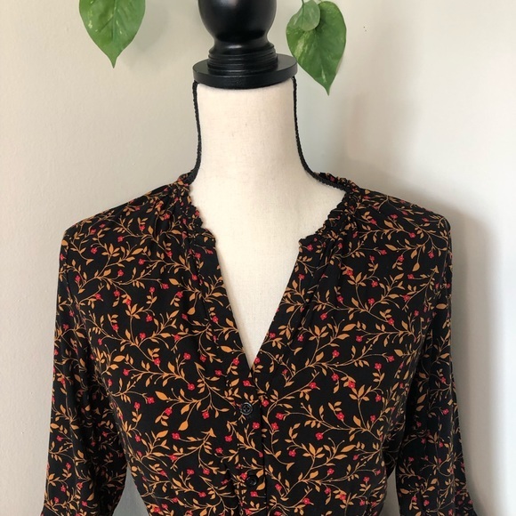 Old Navy Floral V-Neck Midi Dress - Picture 4 of 11